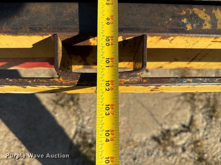 image for item DO7587 2005 Lonestar flatbed trailer