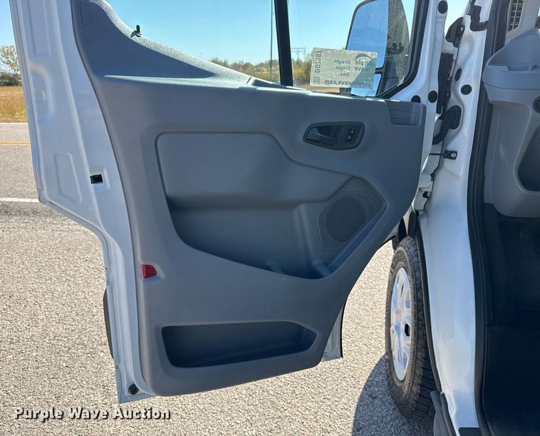 image for item DO7597 2015 Ford Transit 350 XLT van