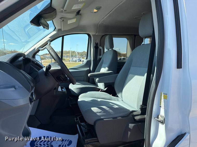 image for item DO7597 2015 Ford Transit 350 XLT van