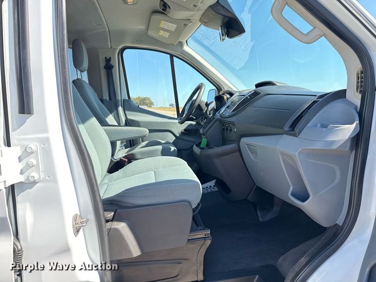 image for item DO7597 2015 Ford Transit 350 XLT van