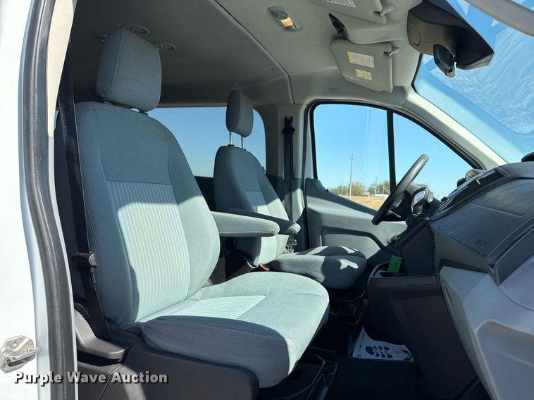 image for item DO7597 2015 Ford Transit 350 XLT van