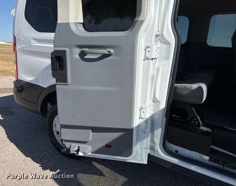 image for item DO7597 2015 Ford Transit 350 XLT van