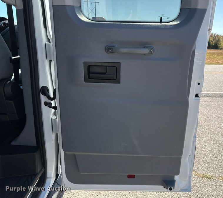 image for item DO7597 2015 Ford Transit 350 XLT van