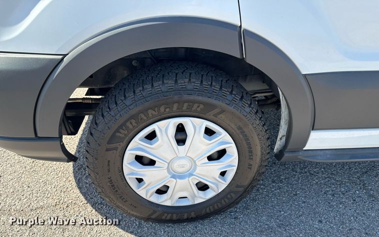 image for item DO7597 2015 Ford Transit 350 XLT van