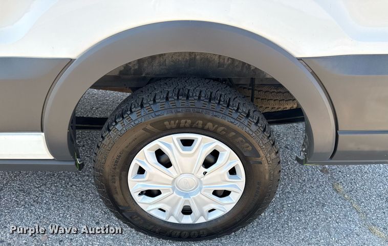 image for item DO7597 2015 Ford Transit 350 XLT van