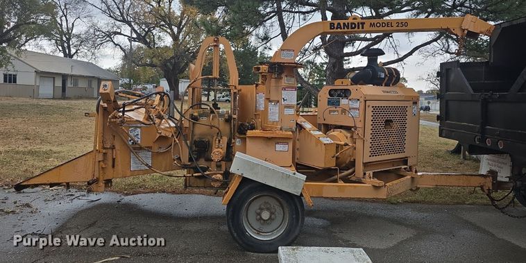 image for item DQ5275 Bandit 250 wood chipper