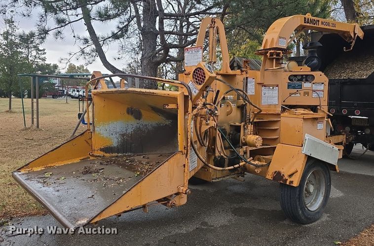 image for item DQ5275 Bandit 250 wood chipper