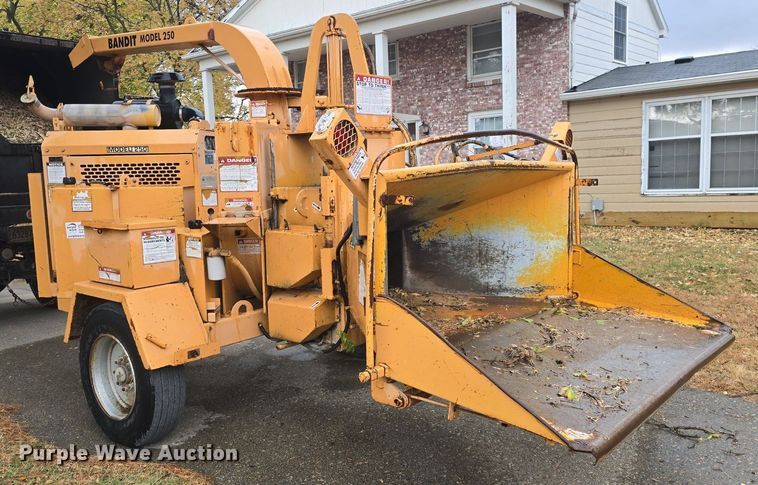 image for item DQ5275 Bandit 250 wood chipper