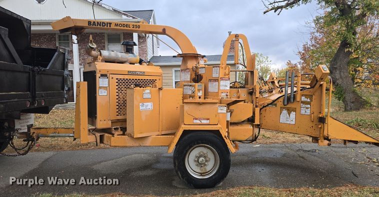 image for item DQ5275 Bandit 250 wood chipper
