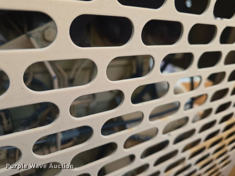 image for item DQ5275 Bandit 250 wood chipper