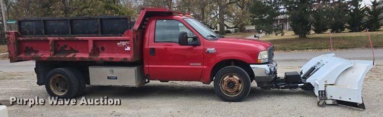 image for item DQ5288 2004 Ford F550 Super Duty XL dump truck