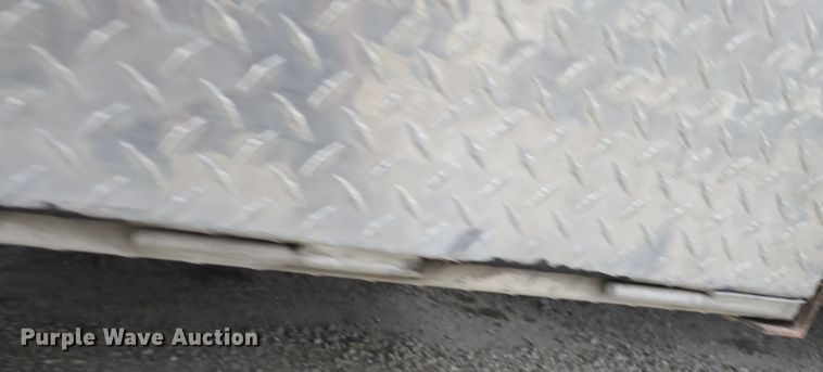 image for item DQ5288 2004 Ford F550 Super Duty XL dump truck