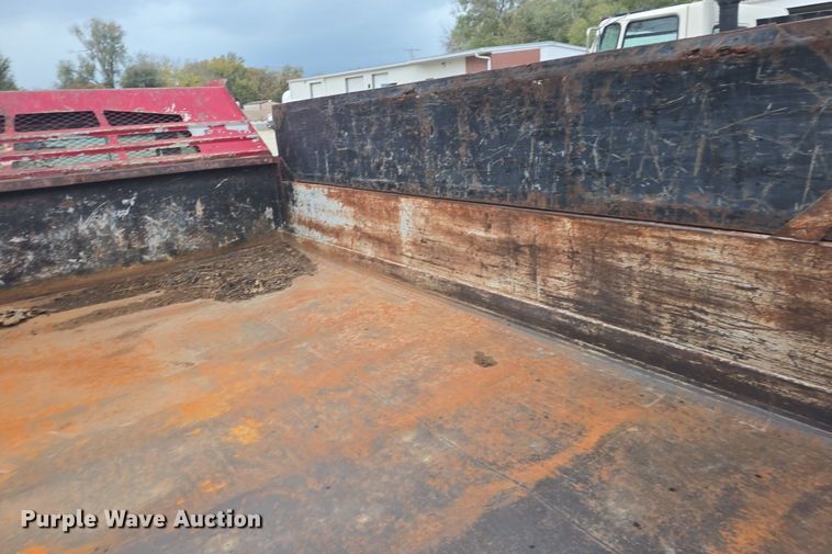 image for item DQ5288 2004 Ford F550 Super Duty XL dump truck