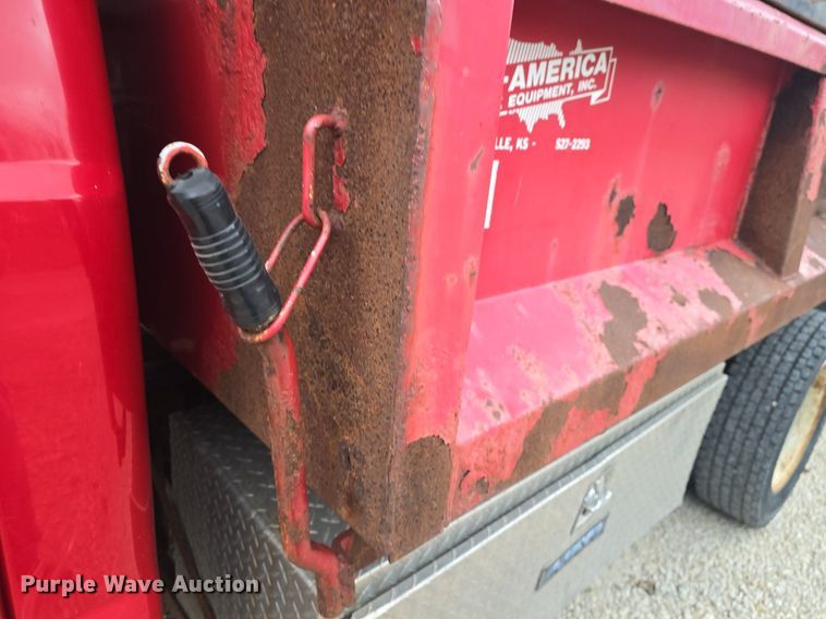 image for item DQ5288 2004 Ford F550 Super Duty XL dump truck