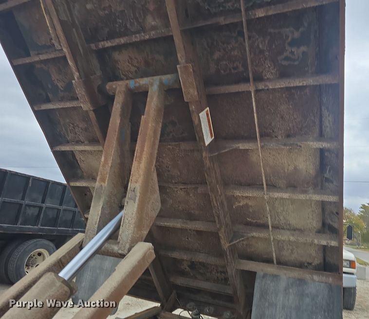 image for item DQ5288 2004 Ford F550 Super Duty XL dump truck