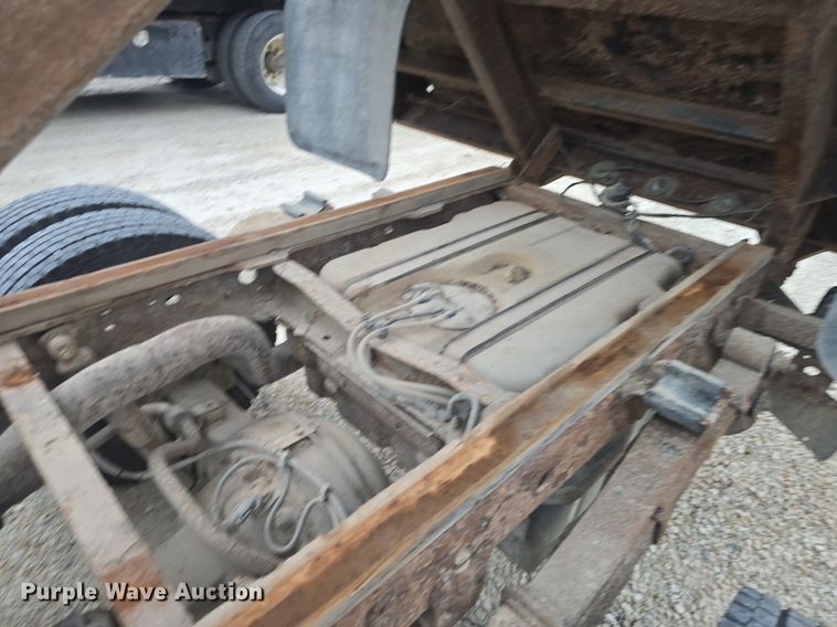 image for item DQ5288 2004 Ford F550 Super Duty XL dump truck