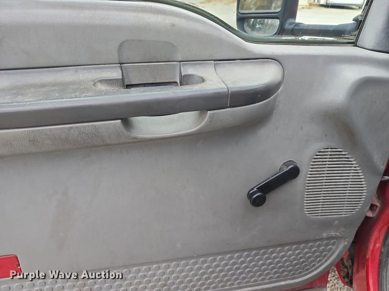 image for item DQ5288 2004 Ford F550 Super Duty XL dump truck