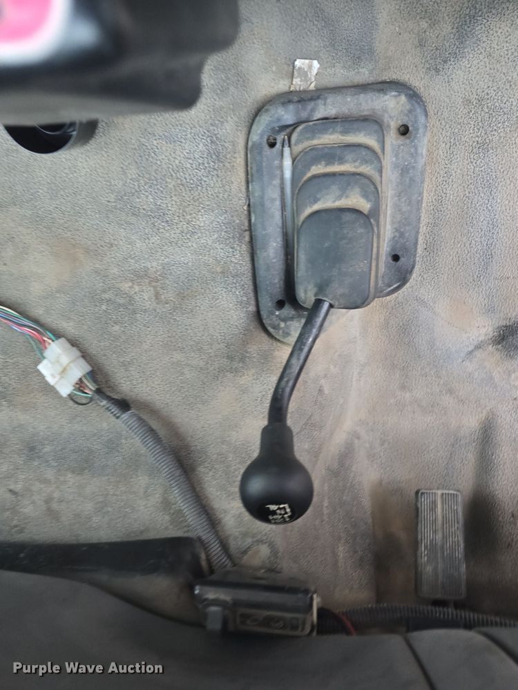 image for item DQ5288 2004 Ford F550 Super Duty XL dump truck