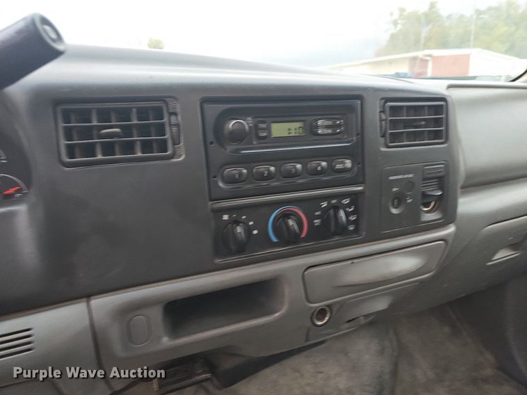 image for item DQ5288 2004 Ford F550 Super Duty XL dump truck