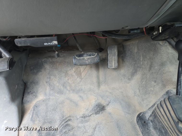 image for item DQ5288 2004 Ford F550 Super Duty XL dump truck