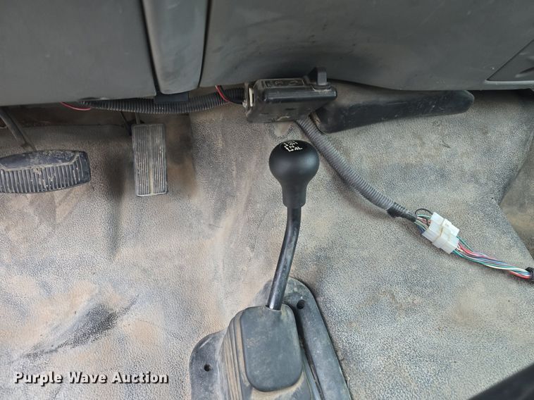 image for item DQ5288 2004 Ford F550 Super Duty XL dump truck