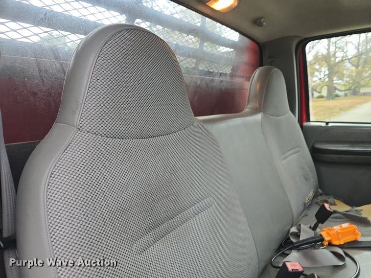 image for item DQ5288 2004 Ford F550 Super Duty XL dump truck