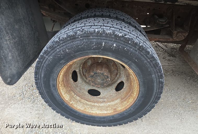 image for item DQ5288 2004 Ford F550 Super Duty XL dump truck