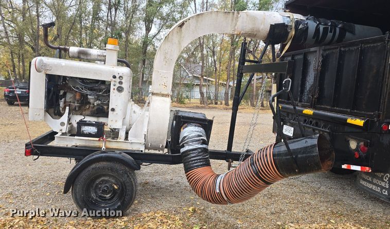 image for item DQ5289 American Road Machinery LL 1500-3T leaf vacuum