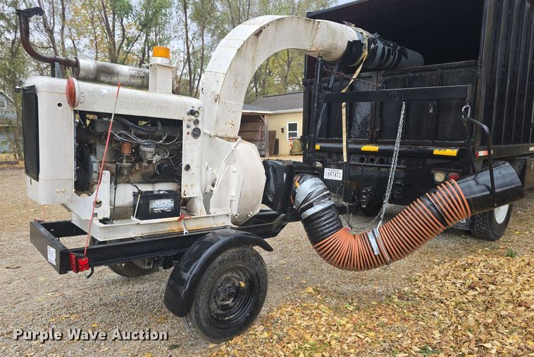 image for item DQ5289 American Road Machinery LL 1500-3T leaf vacuum