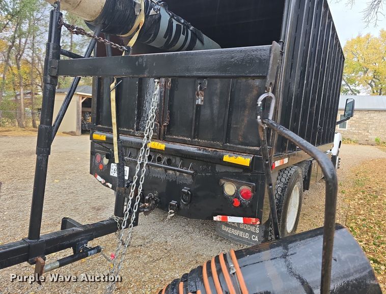 image for item DQ5289 American Road Machinery LL 1500-3T leaf vacuum