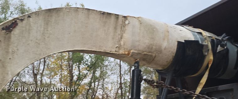 image for item DQ5289 American Road Machinery LL 1500-3T leaf vacuum