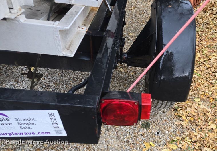 image for item DQ5289 American Road Machinery LL 1500-3T leaf vacuum