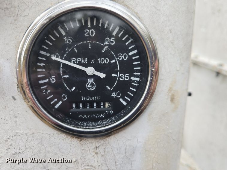 image for item DQ5289 American Road Machinery LL 1500-3T leaf vacuum