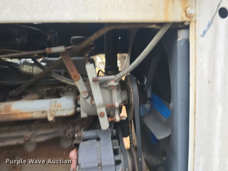 image for item DQ5289 American Road Machinery LL 1500-3T leaf vacuum