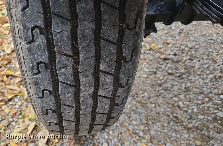 image for item DQ5289 American Road Machinery LL 1500-3T leaf vacuum