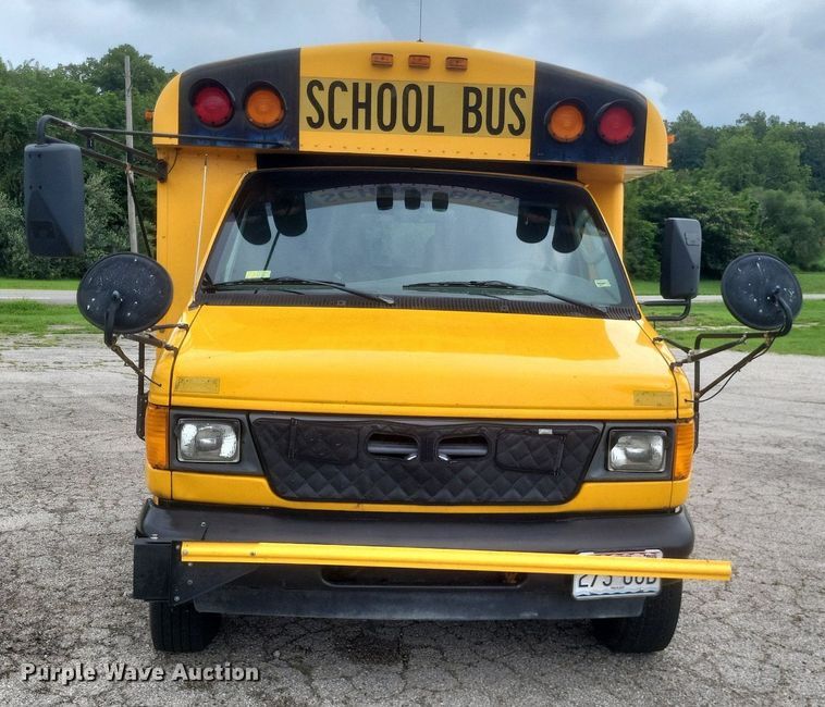 image for item DR4887 2003 Thomas E450 Super Duty  school bus
