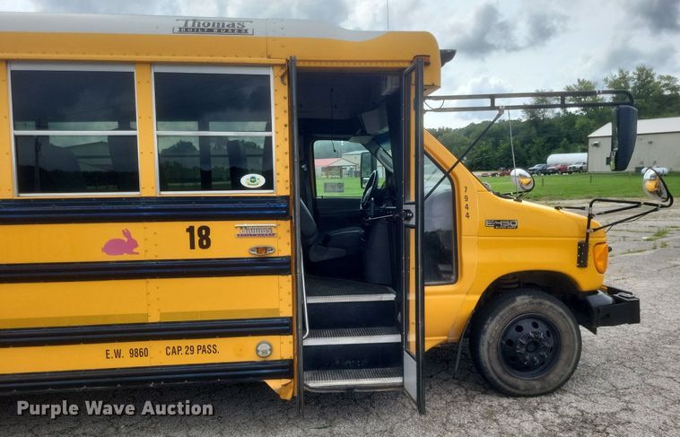image for item DR4887 2003 Thomas E450 Super Duty  school bus