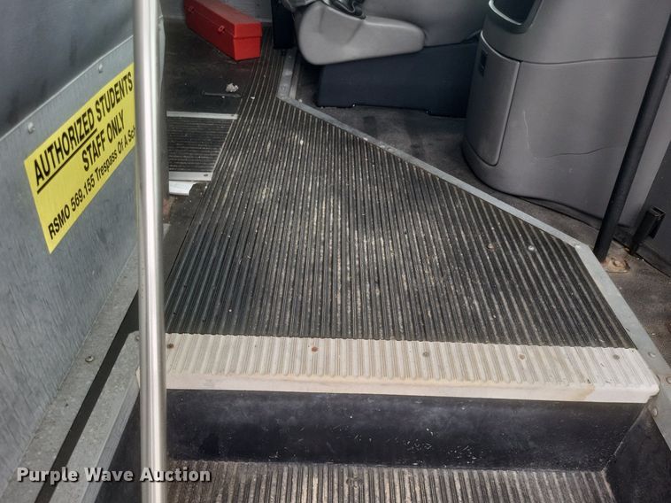 image for item DR4887 2003 Thomas E450 Super Duty  school bus