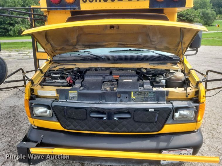 image for item DR4887 2003 Thomas E450 Super Duty  school bus