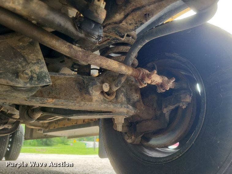 image for item DR4887 2003 Thomas E450 Super Duty  school bus