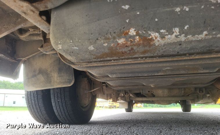 image for item DR4887 2003 Thomas E450 Super Duty  school bus