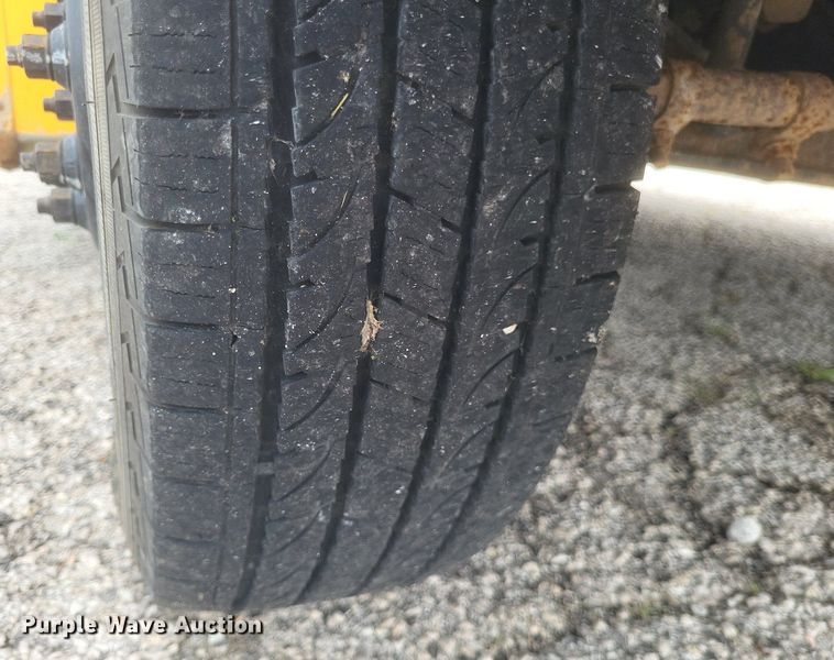 image for item DR4887 2003 Thomas E450 Super Duty  school bus