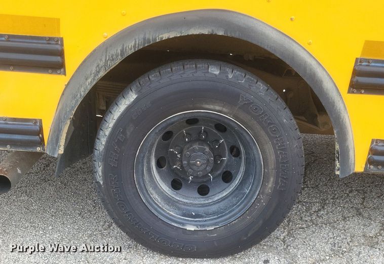 image for item DR4887 2003 Thomas E450 Super Duty  school bus