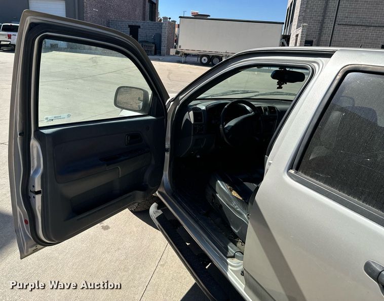 image for item DU9486 2006 GMC Canyon Crew Cab pickup truck