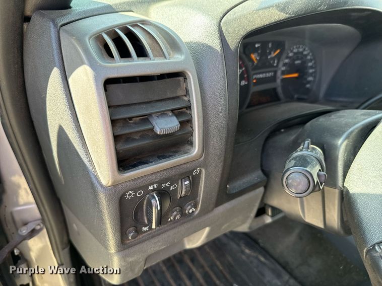 image for item DU9486 2006 GMC Canyon Crew Cab pickup truck