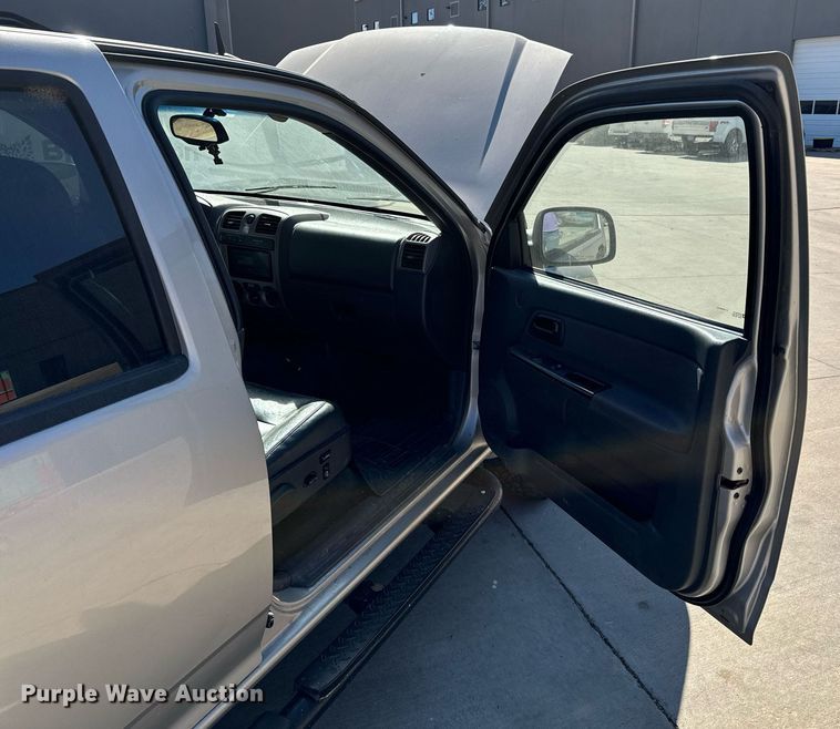 image for item DU9486 2006 GMC Canyon Crew Cab pickup truck