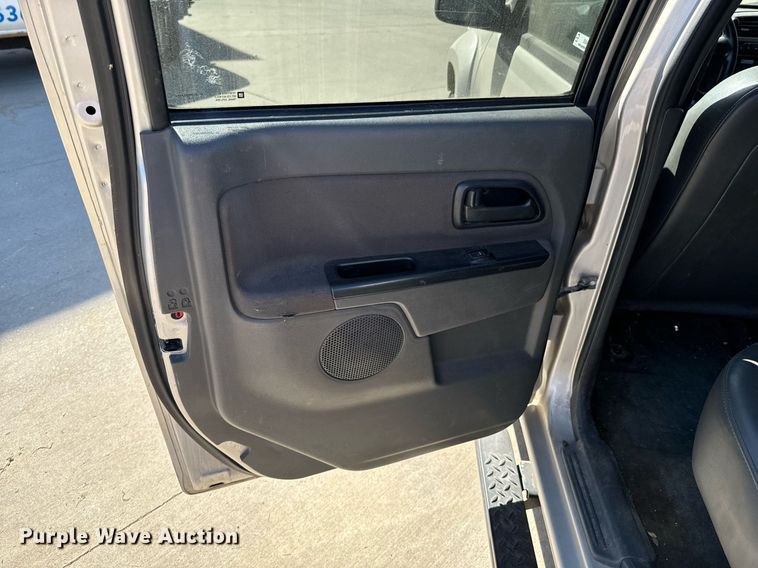 image for item DU9486 2006 GMC Canyon Crew Cab pickup truck