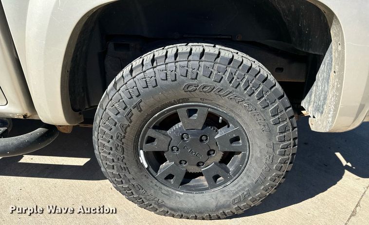 image for item DU9486 2006 GMC Canyon Crew Cab pickup truck