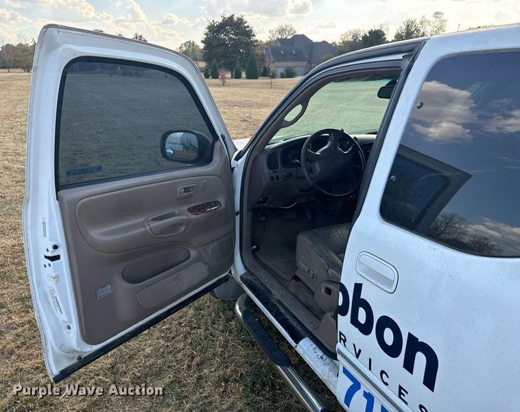 image for item DU9492 2002 Toyota Tundra Access Cab pickup truck