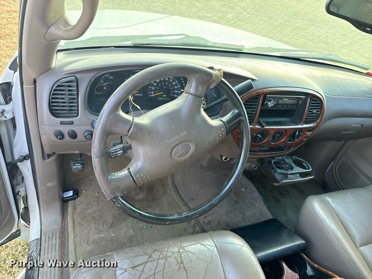 image for item DU9492 2002 Toyota Tundra Access Cab pickup truck